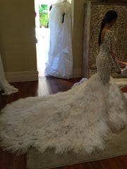 C2023-LS819 - robe de mariée transparente à manches longues et encolure dégagée brodée