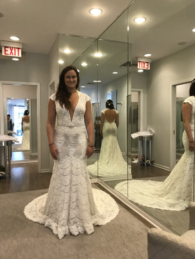 C2023-CAL99 - vestido de novia de encaje sin espalda con cuello en V y manga corta