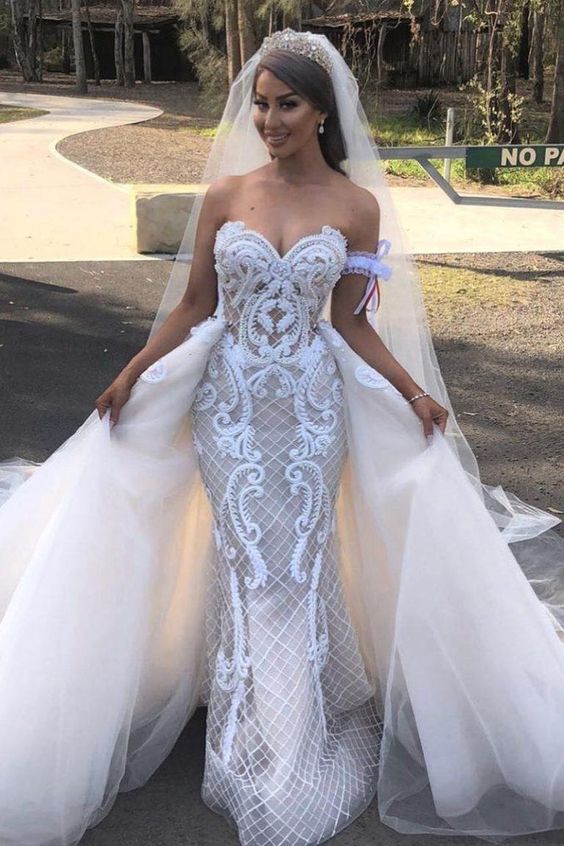 C2022-LO44 Robe de mariée en dentelle à épaules dénudées