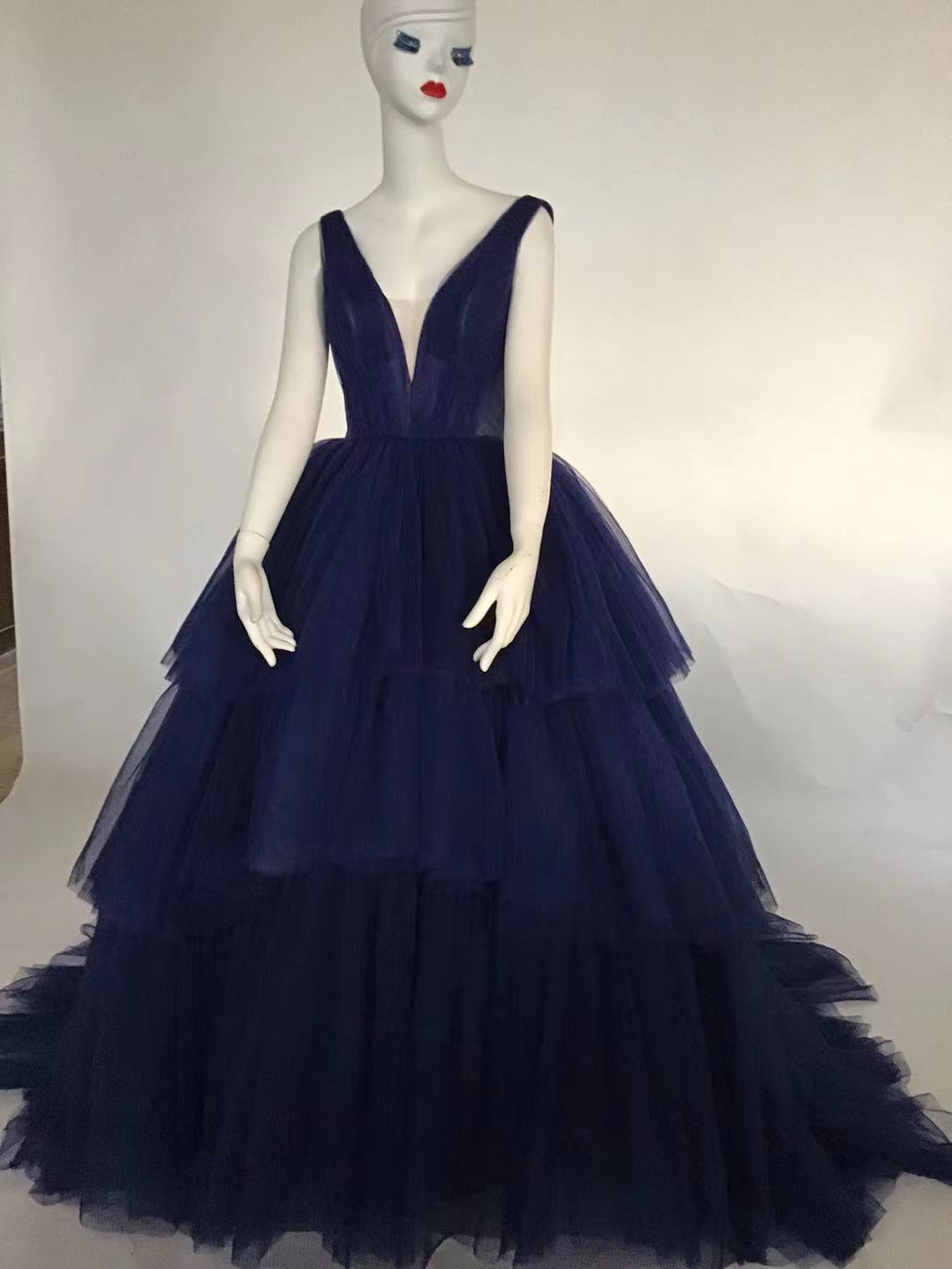 Style DOL31 - Robe de bal formelle sans manches, col en V, jupe à volants