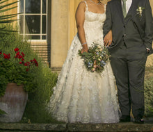 C2023-PSA441 - robe de mariée trapèze grande taille avec ornements de fleurs 3D et bretelles en dentelle