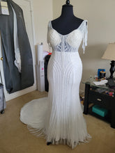 C2023-SB775 - Robe de mariée dos nu à encolure dégagée et perles grande taille