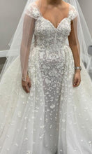 C2023-CS081 - Vestido de novia de encaje con pedrería y manga corta con falda desmontable