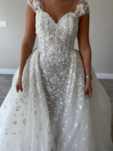C2023-CS081 - Vestido de novia de encaje con pedrería y manga corta con falda desmontable