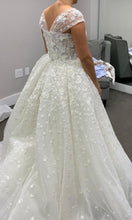 C2023-CS081 - Vestido de novia de encaje con pedrería y manga corta con falda desmontable