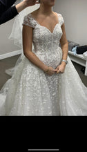 C2023-CS081 - Vestido de novia de encaje con pedrería y manga corta con falda desmontable