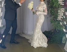 C2023-LSM5K - modesto vestido de novia ajustado de encaje con pedrería y manga larga