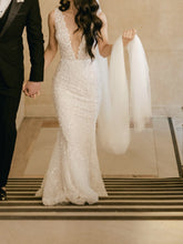 C2023-V93T - Sleeveless v-neck fitted sexy wedding gown
