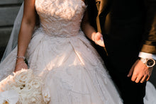 C2023-SB95S - vestido de novia sin tirantes con pedrería y cola catedral