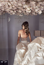 C2023-SS830 - Vestido de novia estilo corsé sin tirantes con cola desmontable
