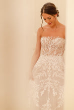 C2023-SA733B - vestido de novia evasé sin tirantes con encaje, pedrería y bordado