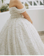 C2023-OSB37 - robe de mariée robe de bal perlée grande taille à épaules dénudées