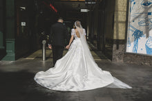 C2023-SS351 - robe de bal de mariage trapèze à manches courtes