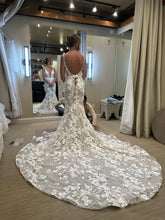 C2024-V82 - Sexy sleeveless embroidered wedding gown with v-neck bustline