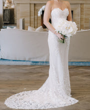C2024-SF91 - vestido de novia sin tirantes con escote corazón y adornos con motivos florales
