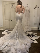 C2024-VF449 - Vestido de novia bordado, ajustado y con vuelo, sin mangas, con escote en V profundo y sexy