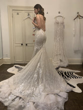 C2024-VF449 - Vestido de novia bordado, ajustado y con vuelo, sin mangas, con escote en V profundo y sexy