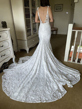 C2024-ID66 - sleeveless deep v-neck bustline wedding dress