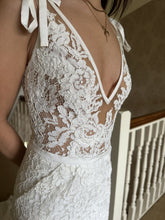 C2024-ID66 - sleeveless deep v-neck bustline wedding dress