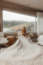 C2024-SBG49 - strapless sweetheart wedding gown