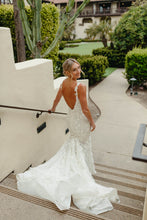 C2024-LB73 - elegant lace fitted wedding gown