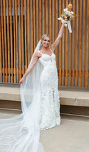 C2024-LB73 - elegant lace fitted wedding gown