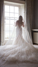 C2023-LFu33 - sleeveless open bust line lace wedding gown