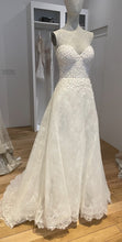 C2023-SBB4 - Vestido de novia entallado sin tirantes y falda fluida