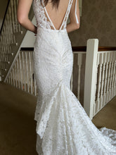 C2024-ID66 - sleeveless deep v-neck bustline wedding dress