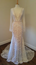 Réplication d'une robe de mariée à manches longues inspirée d'Inbal Dror 