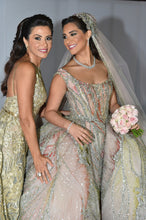 C2023-BG88C - Robe de mariée robe de bal multicolore sans manches à encolure dégagée avec traîne cathédrale