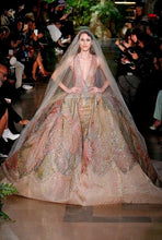 C2023-BG88C - Robe de mariée robe de bal multicolore sans manches à encolure dégagée avec traîne cathédrale