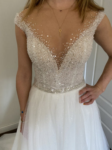 C2022-IN618 - Robe de mariée de créateur à épaules dénudées et décolleté illusion avec strass