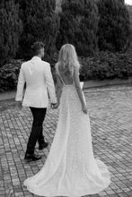 C2022-SV553 - robe de mariée sexy sans manches à col en V profond avec nœud.