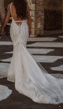 C2022-Sff771 - robe de mariée ajustée et évasée à col en V sans manches