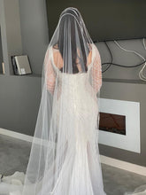 C2023-SLS700 robe de mariée transparente à manches longues et col rond avec perles