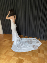Robe de mariée ajustée sans manches à col bénitier C2023-cn71