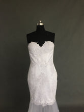 Robe de mariée sans bretelles avec jupe transparente 