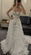 C2022-AL022 - Robe de mariée trapèze à motif floral et bretelles fines