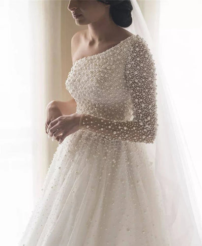 C2021-osP55 - Robe de mariée à manches longues et à une épaule perlée 